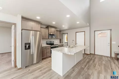 1321 N Kenley Pl, Tea, SD 57064 photo 5