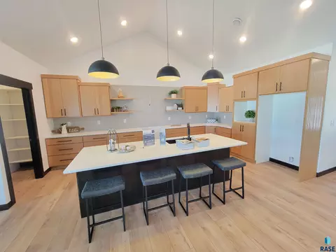 8124 E Norway Pines Trl, Sioux Falls, SD 57110 photo 8