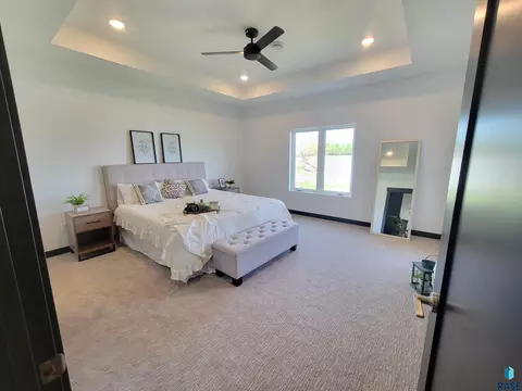 8124 E Norway Pines Trl, Sioux Falls, SD 57110 photo 13