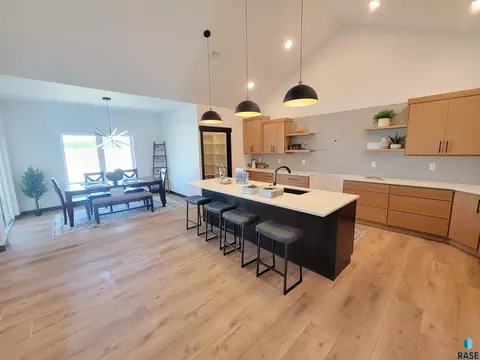 8124 E Norway Pines Trl, Sioux Falls, SD 57110 photo 6