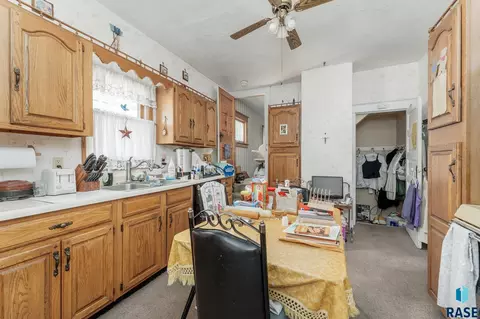 807 S Spring Ave, Sioux Falls, SD 57104 photo 10