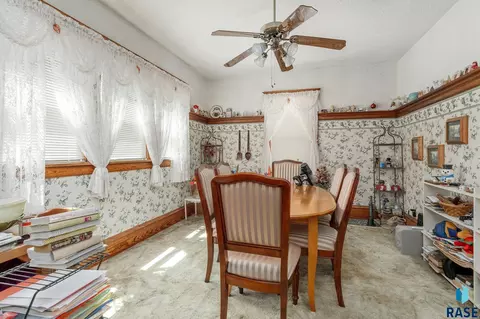 807 S Spring Ave, Sioux Falls, SD 57104 photo 6