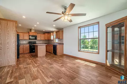 200 N Caley Pl, Sioux Falls, SD 57110 photo 5