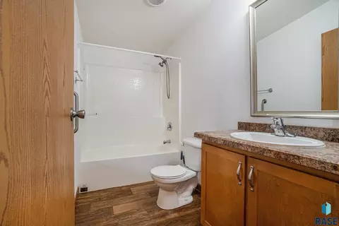200 N Caley Pl, Sioux Falls, SD 57110 photo 13
