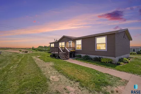 200 N Caley Pl, Sioux Falls, SD 57110 photo 1