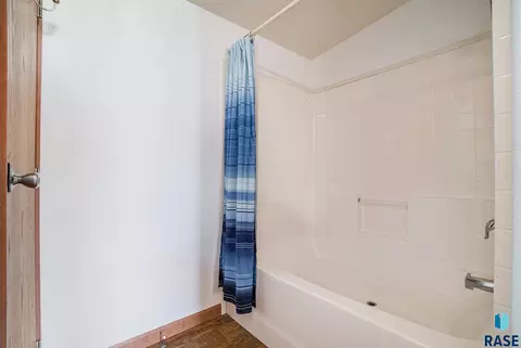 200 N Caley Pl, Sioux Falls, SD 57110 photo 9