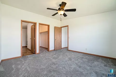 200 N Caley Pl, Sioux Falls, SD 57110 photo 7