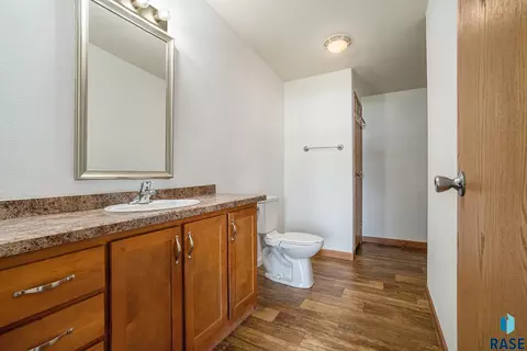200 N Caley Pl, Sioux Falls, SD 57110 photo 8