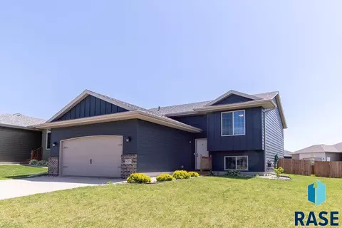 8009 W Vista Park St, Sioux Falls, SD 57106