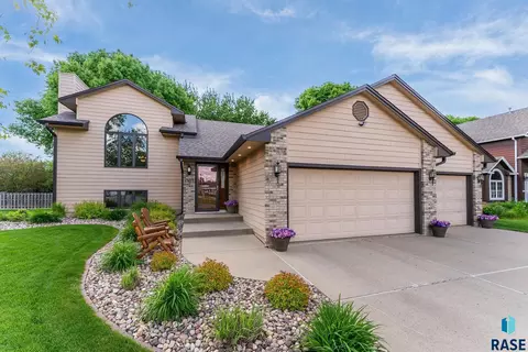 4801 Winncrest Ave, Sioux Falls, SD 57103