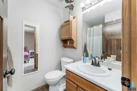 1317 S Risley Cir, Sioux Falls, SD 57106 photo 13