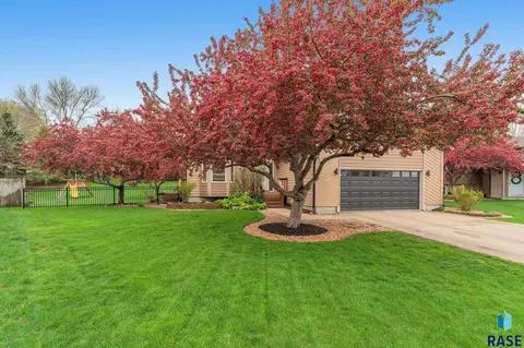 1317 S Risley Cir, Sioux Falls, SD 57106 photo 35