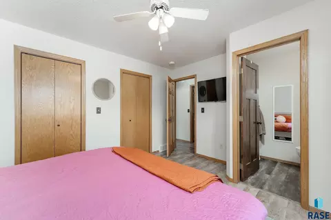 1317 S Risley Cir, Sioux Falls, SD 57106 photo 12