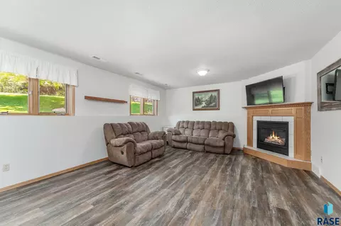 1317 S Risley Cir, Sioux Falls, SD 57106 photo 20