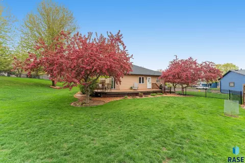 1317 S Risley Cir, Sioux Falls, SD 57106 photo 39