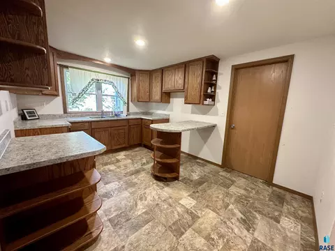 938 E 6th St, Winner, SD 57580 photo 11
