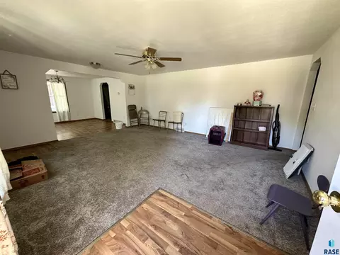 938 E 6th St, Winner, SD 57580 photo 5