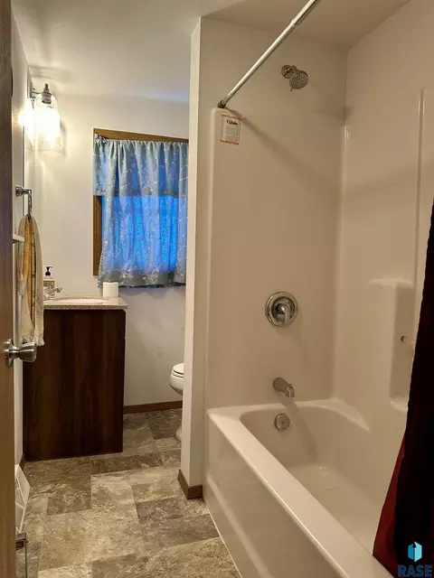 938 E 6th St, Winner, SD 57580 photo 15