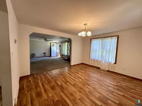 938 E 6th St, Winner, SD 57580 photo 8