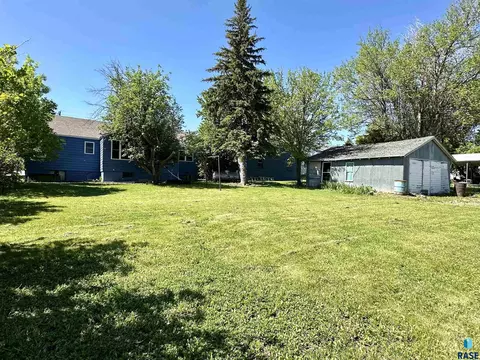 938 E 6th St, Winner, SD 57580 photo 22