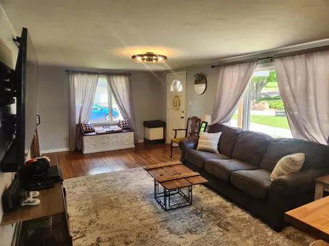 205 E 6th St, Dell Rapids, SD 57022 photo 5