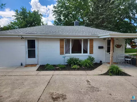 205 E 6th St, Dell Rapids, SD 57022 photo 18