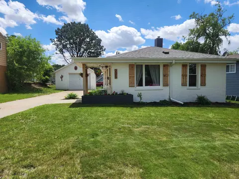 205 E 6th St, Dell Rapids, SD 57022 photo 1