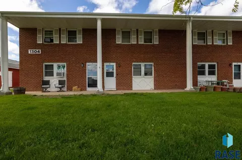1304 Sylvan Cir #8, Brandon, SD 57005 photo 1