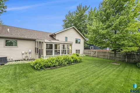 1108 NE 8th St, Madison, SD 57042 photo 25