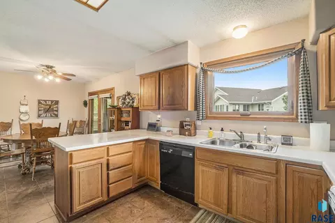 1108 NE 8th St, Madison, SD 57042 photo 8