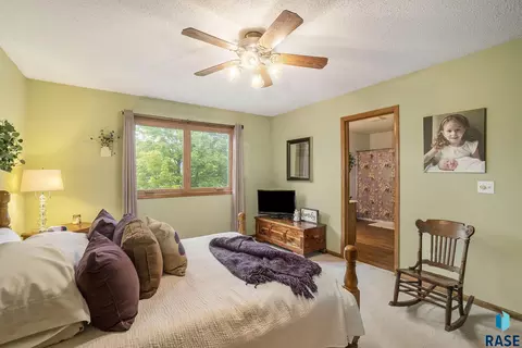 1108 NE 8th St, Madison, SD 57042 photo 10