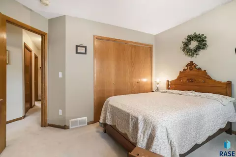 1108 NE 8th St, Madison, SD 57042 photo 16