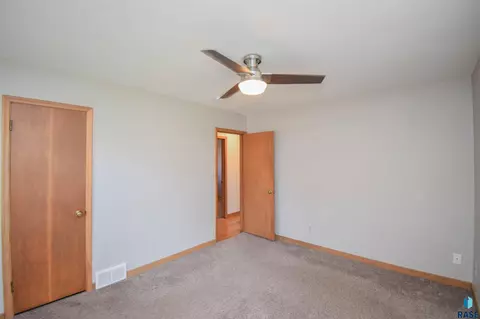 2017 S Faris Ave, Sioux Falls, SD 57105 photo 14