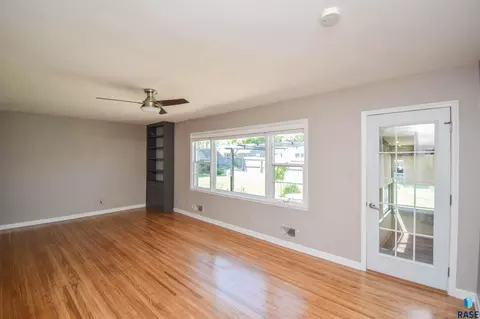 2017 S Faris Ave, Sioux Falls, SD 57105 photo 9