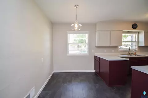 2017 S Faris Ave, Sioux Falls, SD 57105 photo 6