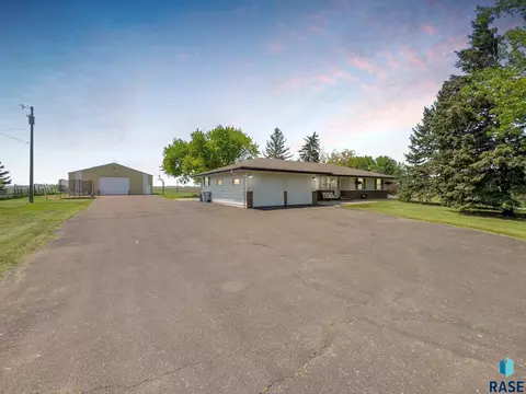 28243 West Ave, Canton, SD 57013 photo 1