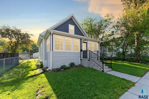 906 N Van Eps Ave, Sioux Falls, SD 57103
