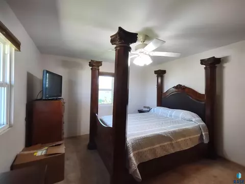323 E 9th St, Miller, SD 57362 photo 29