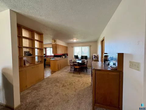 323 E 9th St, Miller, SD 57362 photo 9