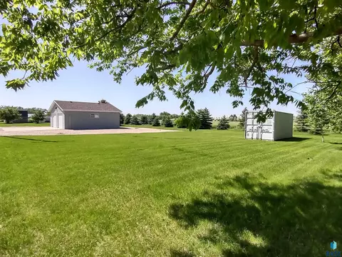 323 E 9th St, Miller, SD 57362 photo 38