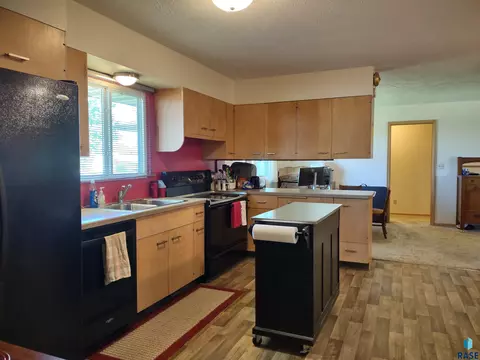 323 E 9th St, Miller, SD 57362 photo 25