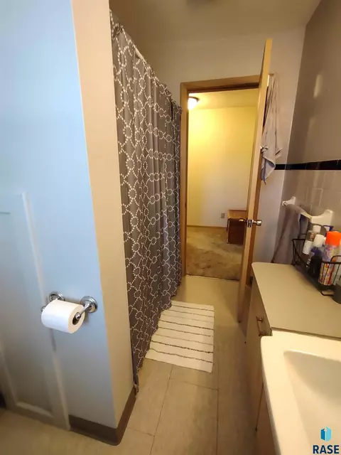 323 E 9th St, Miller, SD 57362 photo 32