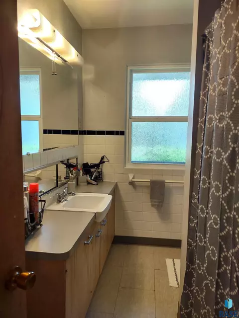 323 E 9th St, Miller, SD 57362 photo 31