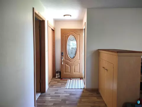 323 E 9th St, Miller, SD 57362 photo 3