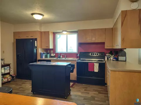 323 E 9th St, Miller, SD 57362 photo 12