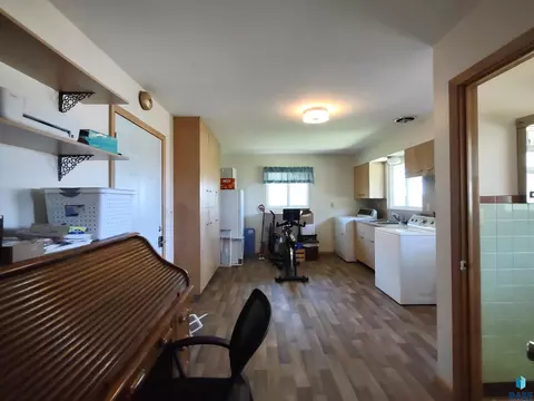 323 E 9th St, Miller, SD 57362 photo 14
