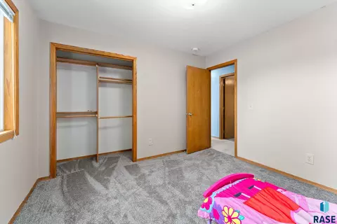 101 W Beechnut St, Brandon, SD 57005 photo 15