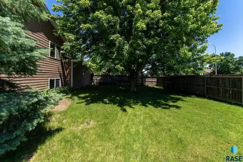 101 W Beechnut St, Brandon, SD 57005 photo 25