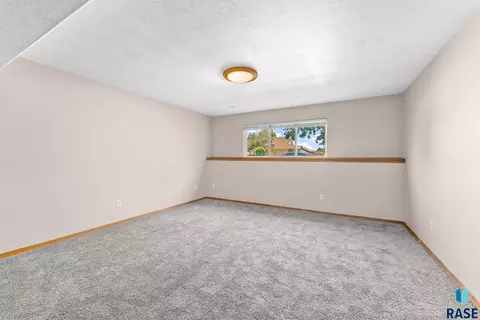 101 W Beechnut St, Brandon, SD 57005 photo 22