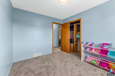101 W Beechnut St, Brandon, SD 57005 photo 11